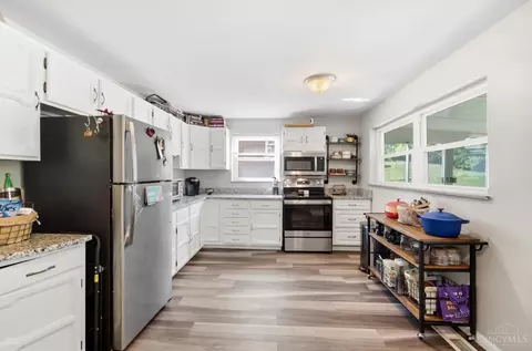 Kitchen - 1231 Thurnridge Dr, Reading, OH 45215 photo 2 of 8