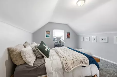 Bedroom - 1231 Thurnridge Dr, Reading, OH 45215 photo 4 of 5