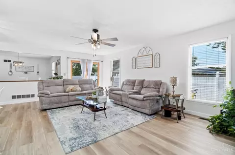 Living - 7335 Derby Dr, Hamilton, OH 45011 photo 3 of 3
