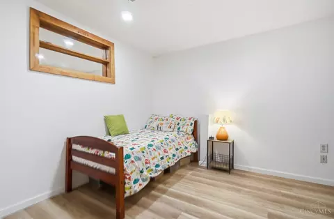 Bedroom - 7335 Derby Dr, Hamilton, OH 45011 photo 12 of 13