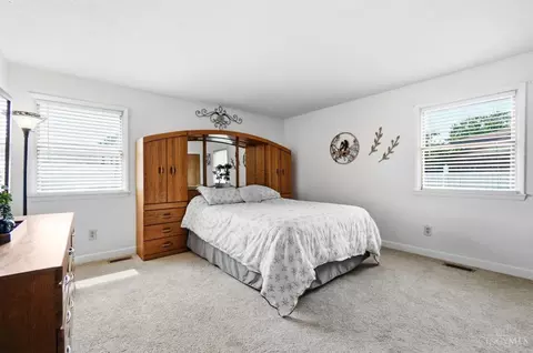 Bedroom - 7335 Derby Dr, Hamilton, OH 45011 photo 2 of 13