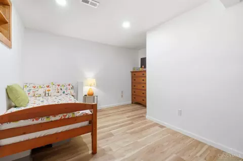 Bedroom - 7335 Derby Dr, Hamilton, OH 45011 photo 11 of 13