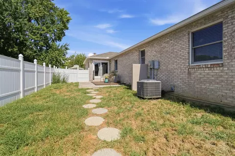 Exterior - 7335 Derby Dr, Hamilton, OH 45011 photo 6 of 22