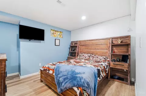 Bedroom - 7335 Derby Dr, Hamilton, OH 45011 photo 9 of 13
