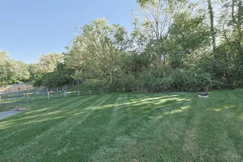 Exterior - 1190 Thurnridge Dr, Reading, OH 45215 photo 4 of 7