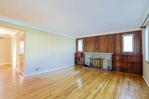 Living - 1190 Thurnridge Dr, Reading, OH 45215 photo 1 of 4