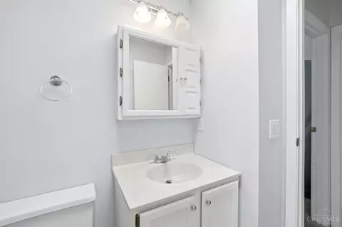 Bath - 2823 Keystone Dr, Cincinnati, OH 45230 photo 7 of 7