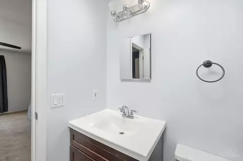 Bath - 2823 Keystone Dr, Cincinnati, OH 45230 photo 4 of 7