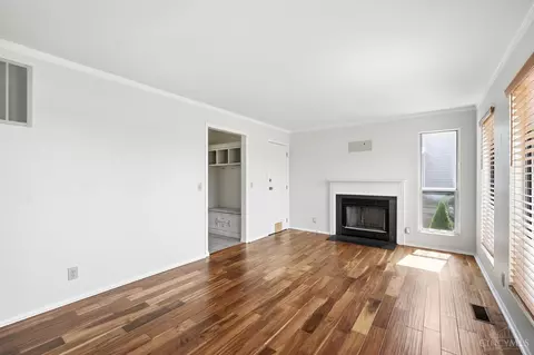 Living - 2823 Keystone Dr, Cincinnati, OH 45230 photo 2 of 8