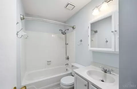 Bath - 2823 Keystone Dr, Cincinnati, OH 45230 photo 6 of 7