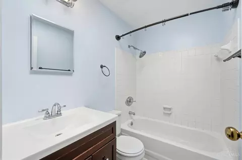 Bath - 2823 Keystone Dr, Cincinnati, OH 45230 photo 2 of 7