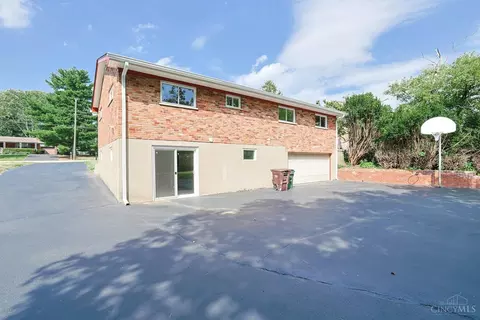 Exterior - 2079 Arrowood Pl, Cincinnati, OH 45231 photo 7 of 8