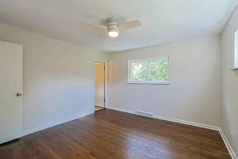 Bedroom - 2079 Arrowood Pl, Cincinnati, OH 45231 photo 3 of 8