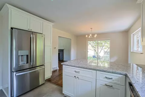 Kitchen - 2079 Arrowood Pl, Cincinnati, OH 45231 photo 3 of 3
