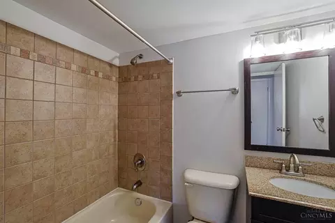 Bath - 2079 Arrowood Pl, Cincinnati, OH 45231 photo 2 of 2