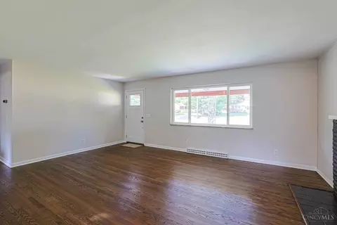 Living - 2079 Arrowood Pl, Cincinnati, OH 45231 photo 2 of 3