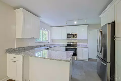 Kitchen - 2079 Arrowood Pl, Cincinnati, OH 45231 photo 1 of 3