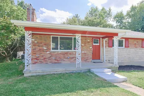 Exterior - 2079 Arrowood Pl, Cincinnati, OH 45231 photo 3 of 8