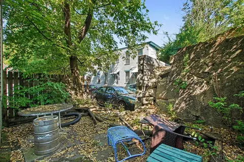 Exterior - 256 Warner St, Cincinnati, OH 45219 photo 5 of 5