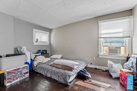 Bedroom - 256 Warner St, Cincinnati, OH 45219 photo 4 of 4
