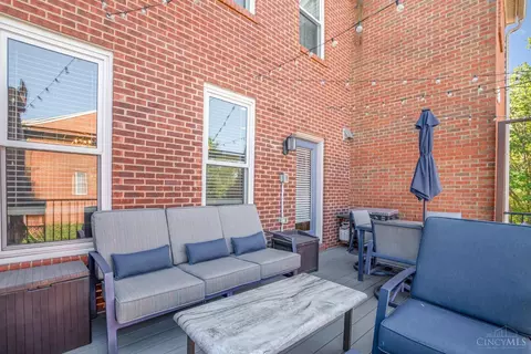 Exterior - 1015 Cutter St, Cincinnati, OH 45203 photo 3 of 5