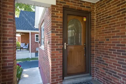 Entry Way - 3713 Simpson Ave, Fairfax, OH 45227 photo 1 of 3