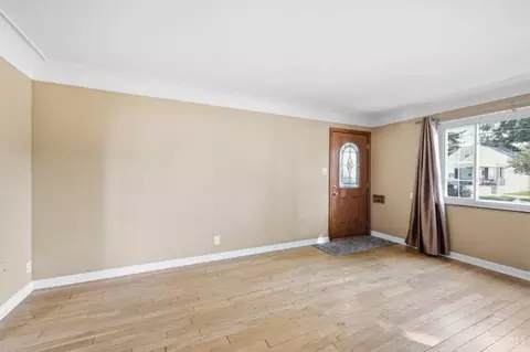 Living - 3713 Simpson Ave, Fairfax, OH 45227 photo 1 of 1