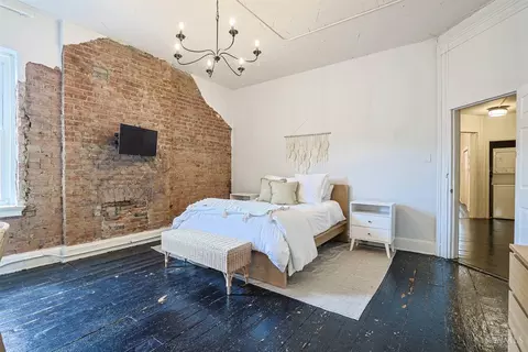Bedroom - 724 Main St, Cincinnati, OH 45202 photo 1 of 4