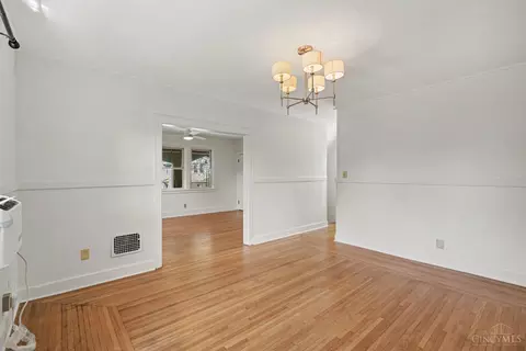 Living - 527 Flatt Ter, Cincinnati, OH 45232 photo 2 of 5