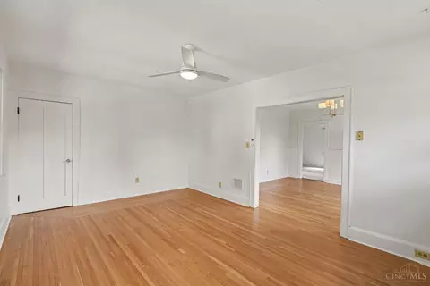 Living - 527 Flatt Ter, Cincinnati, OH 45232 photo 3 of 5