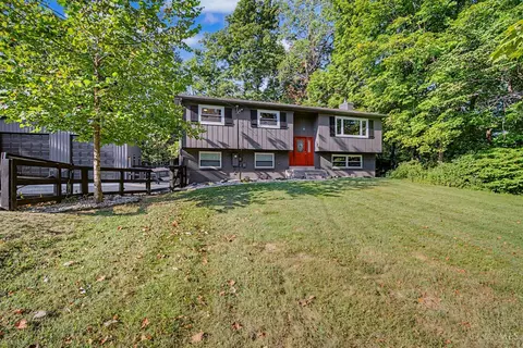 9169 Wintergreen Dr, West Chester, OH 45069