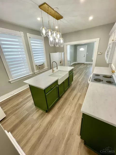 Kitchen - 4368 Eastern Ave, Cincinnati, OH 45226 photo 3 of 5