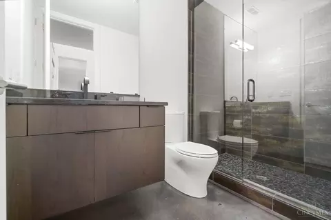 Bath - 404 Baum St, Cincinnati, OH 45202 photo 8 of 9