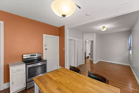 Kitchen - 620 Riddle Rd, Cincinnati, OH 45220 photo 5 of 8