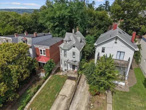View/Area - 620 Riddle Rd, Cincinnati, OH 45220 photo 1 of 7