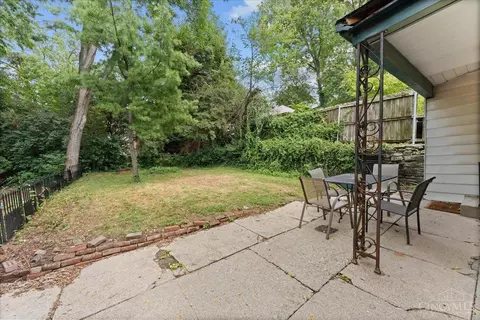 Exterior - 620 Riddle Rd, Cincinnati, OH 45220 photo 6 of 6
