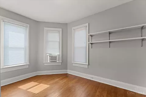 Bedroom - 620 Riddle Rd, Cincinnati, OH 45220 photo 3 of 3
