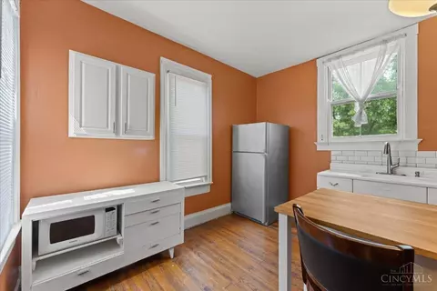 Kitchen - 620 Riddle Rd, Cincinnati, OH 45220 photo 8 of 8