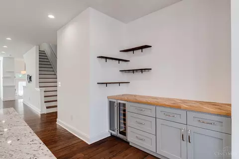 Entry Way - 540 Slack St, Cincinnati, OH 45202 photo 1 of 4