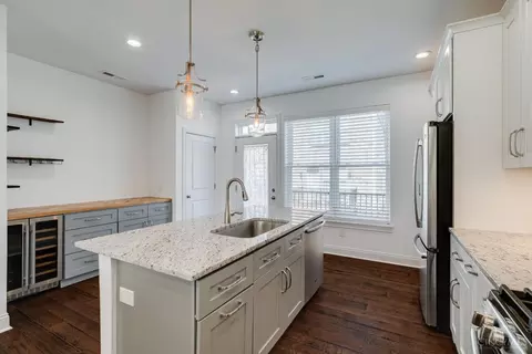 Kitchen - 540 Slack St, Cincinnati, OH 45202 photo 5 of 5
