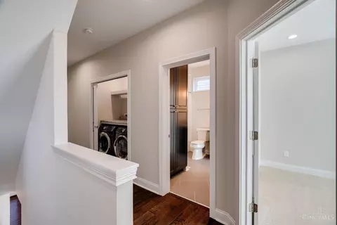 Entry Way - 540 Slack St, Cincinnati, OH 45202 photo 3 of 4