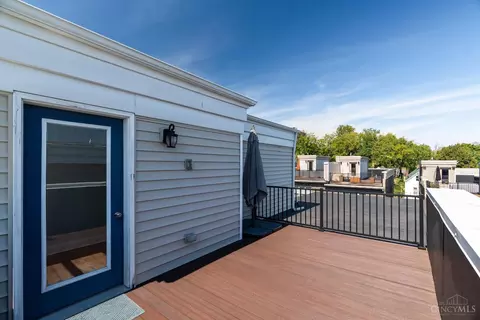 Exterior - 540 Slack St, Cincinnati, OH 45202 photo 7 of 9