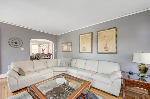 Living - 3333 Meyer Pl, Cincinnati, OH 45211 photo 2 of 3