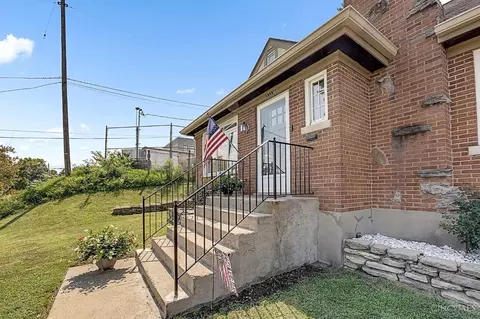 Exterior - 3333 Meyer Pl, Cincinnati, OH 45211 photo 3 of 5