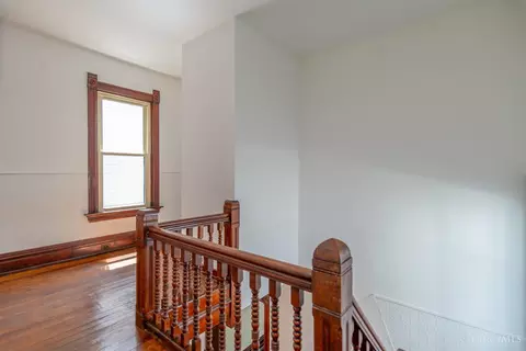 Entry Way - 3014 Hackberry St, Cincinnati, OH 45206 photo 10 of 16