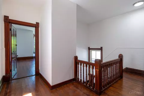 Entry Way - 3014 Hackberry St, Cincinnati, OH 45206 photo 9 of 16