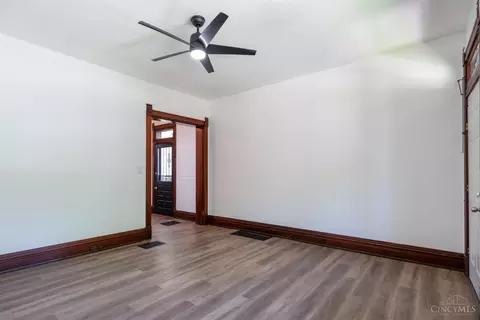 Living - 3014 Hackberry St, Cincinnati, OH 45206 photo 1 of 5