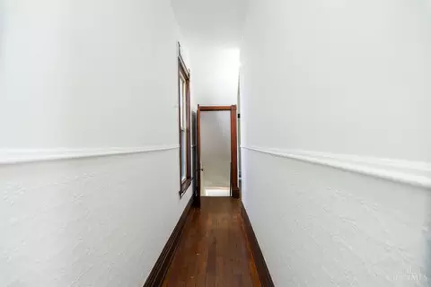 Entry Way - 3014 Hackberry St, Cincinnati, OH 45206 photo 15 of 16