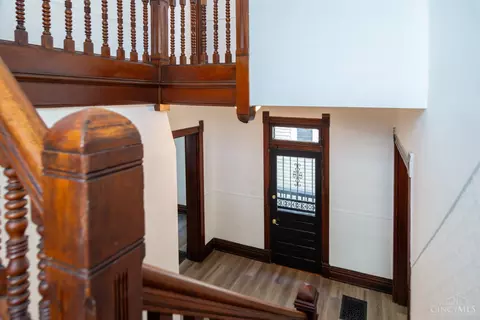 Entry Way - 3014 Hackberry St, Cincinnati, OH 45206 photo 7 of 16
