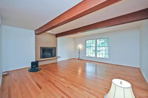 Living - 7892 Kimbee Dr, Cincinnati, OH 45244 photo 4 of 7